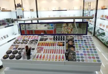 佩佩彩妆加盟费用多少(佩佩彩妆加盟流程及条件)