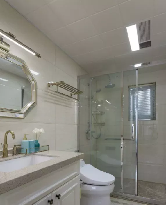 浴缸还是淋浴房？看完立马做出正确的选择